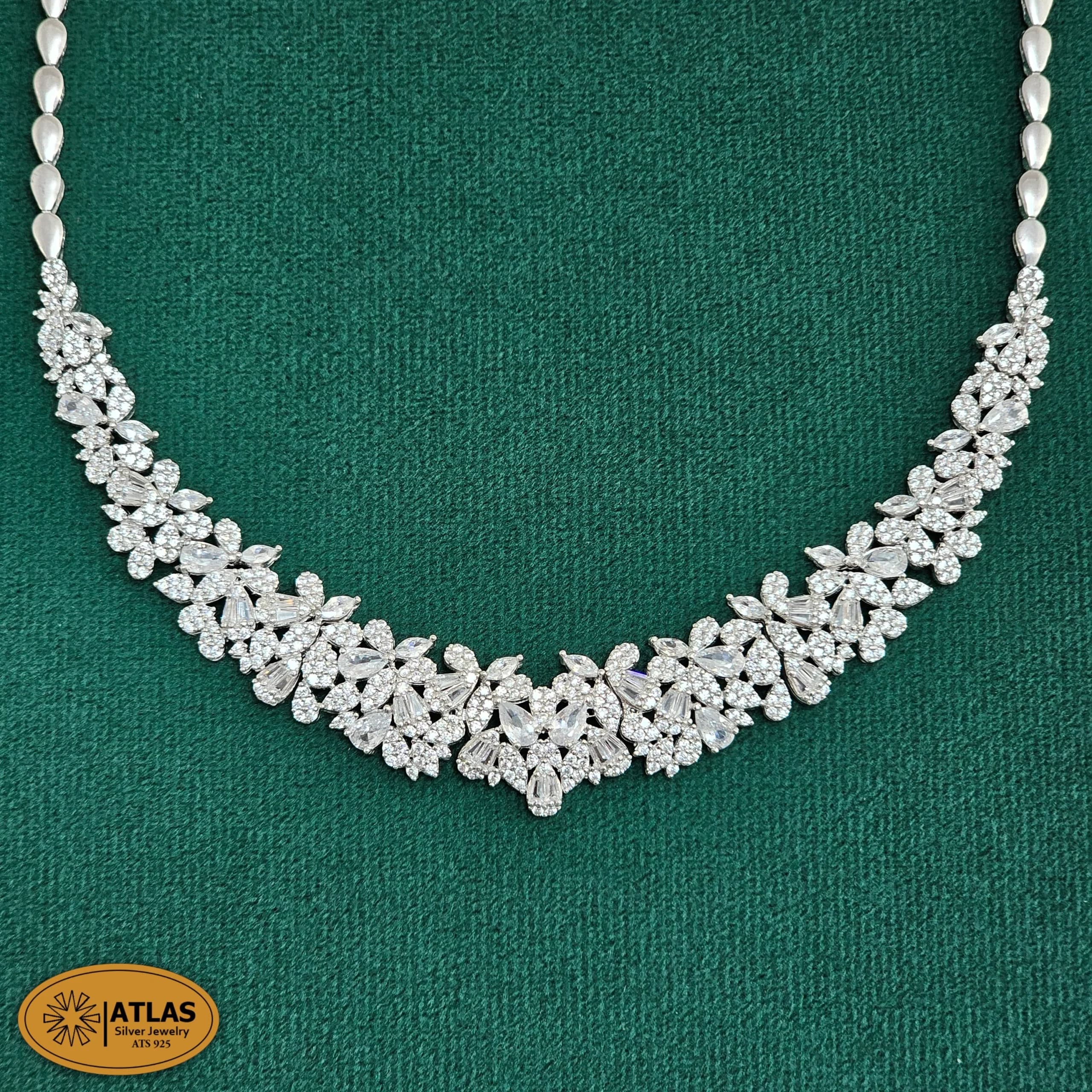 سرویس نقره جواهری زنانه مجلسی با نگین های برلیان ،مارکیز و اشک 36 گرمی نقره اصل 925 — تصویر ۲
