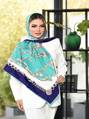 روسری نخی سایز ۱۲۰ شیری هرمس با حاشیه کرم طلایی و مشکی زنجیر دار کد SC76 — تصویر ۲