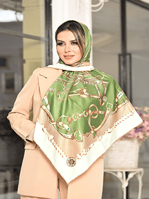 روسری نخی سایز ۱۲۰ آبی فیروزه ای هرمس با حاشیه سفید و سرمه ای زنجیر دار کد SC74 — تصویر ۴