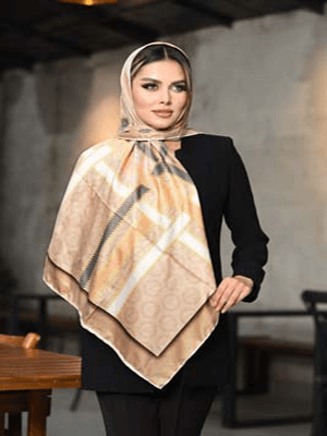 روسری نخی سایز ۱۲۰ کرم نسکافه ای با علامت V با نوار های طرح دوخت کد SC26