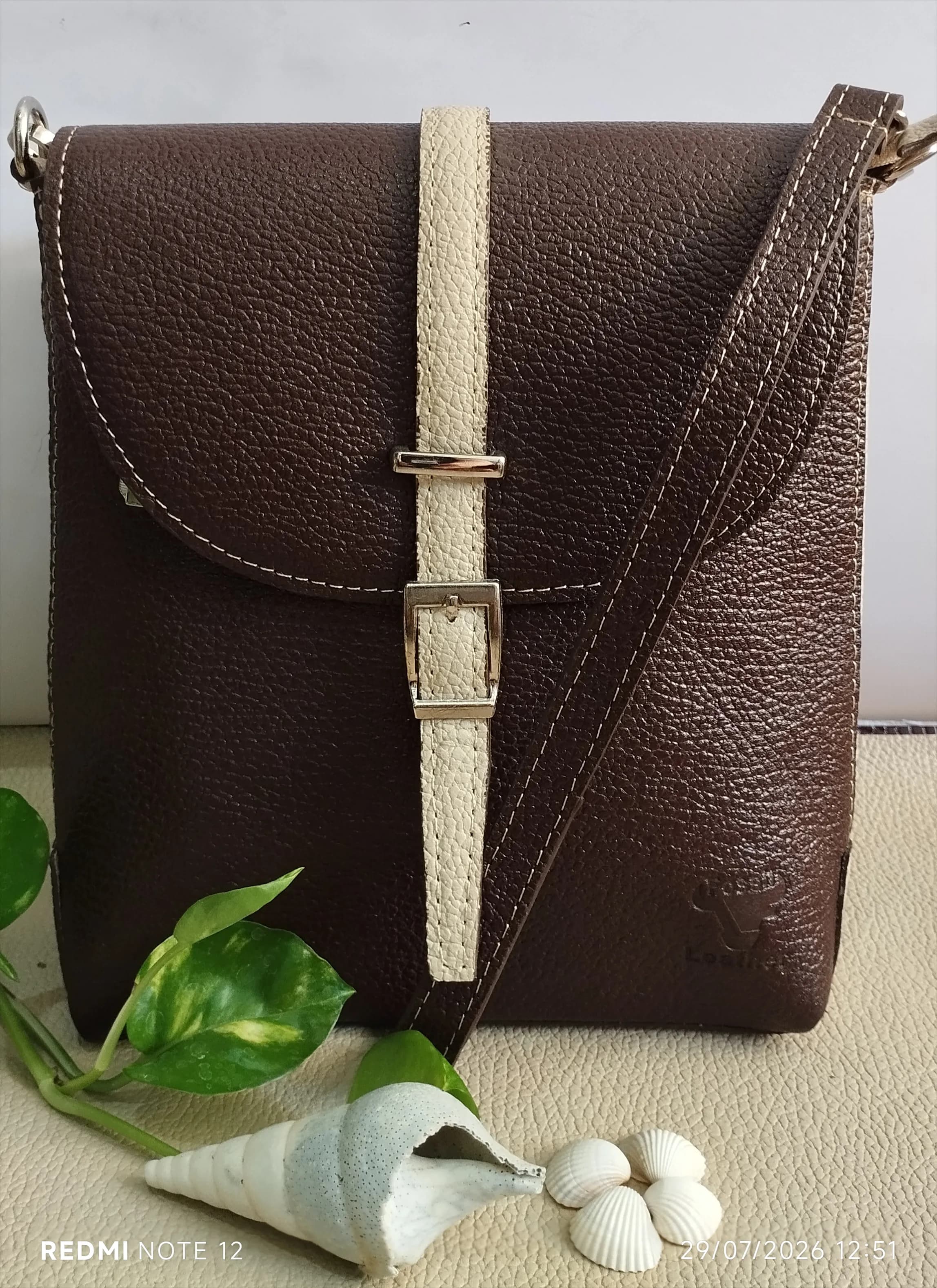 کیف اسپورت حمایل زنانه.دخترانه Fossil Leather