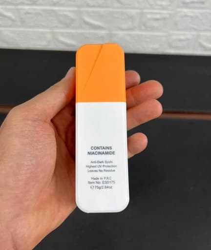 لوسیون ضدآفتاب روشنکننده و جوانساز استلین SPF 50 حجم 75 گرمی — تصویر ۳