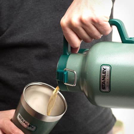 فلاسک استنلی سری CLASSIC مدل GROWLER – حجم 1.9 لیتر — تصویر ۵