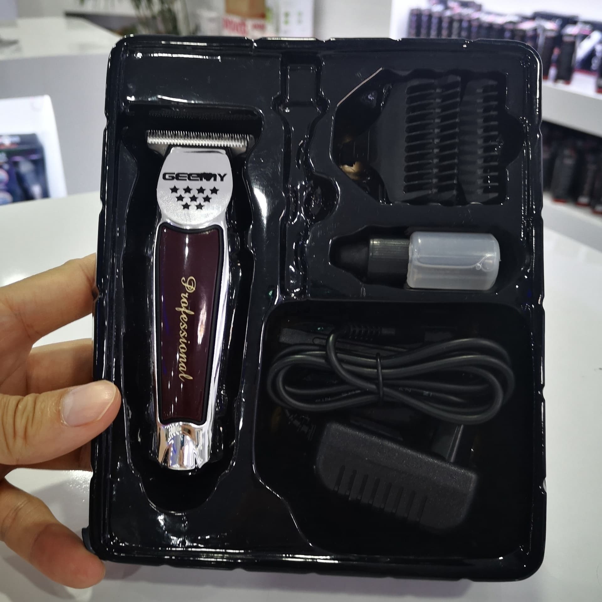 ماشین اصلاح موی سر و صورت جیمی مدل Geemy GM 855 — تصویر ۴