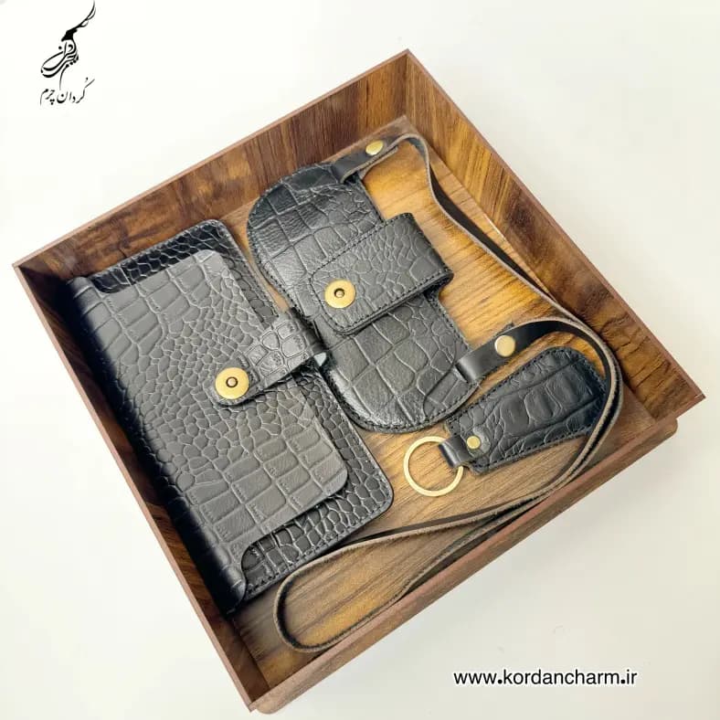 ست چرم ماهانی طرح پریما — تصویر ۲