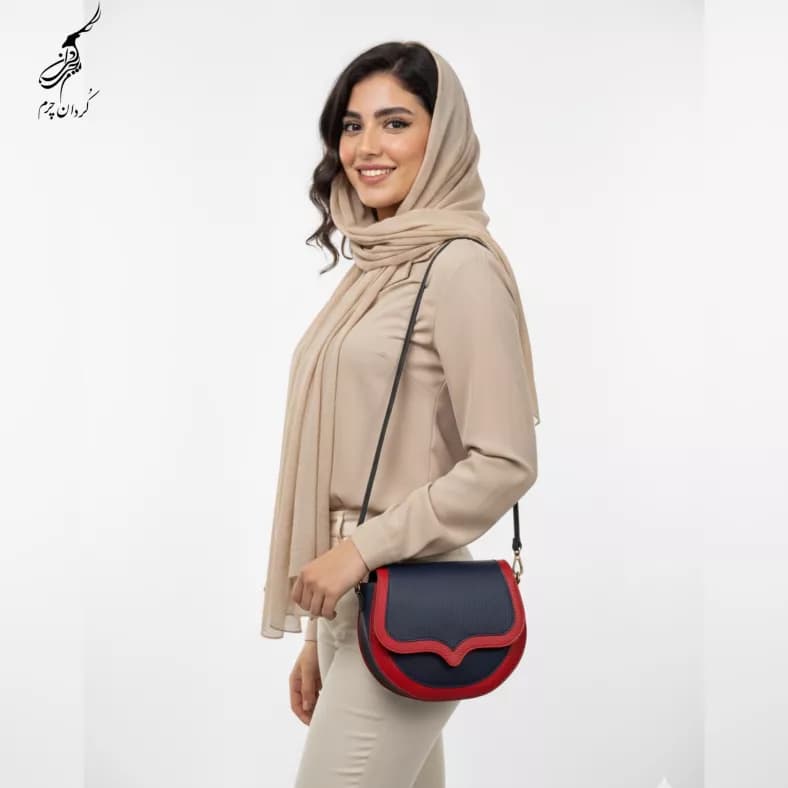 کیف دوشی زنانه چرمی مدل نیلوفر طرح فلوتر — تصویر ۷