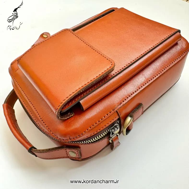 کیف دوشی اسپرت چرم مدل دیلان دسته خور — تصویر ۸
