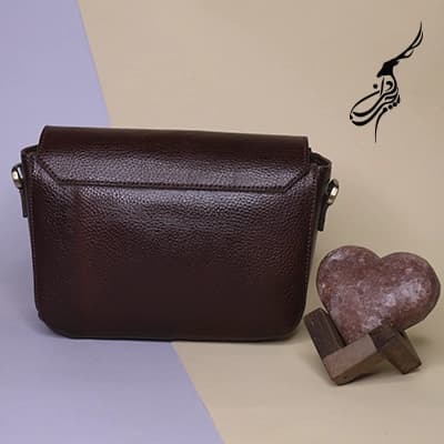 کیف دوشی زنانه چرم فلوتر مدل ماهوان — تصویر ۲