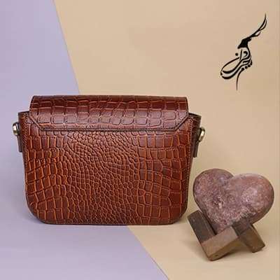 کیف دوشی زنانه چرم پریما مدل ماهوان — تصویر ۵