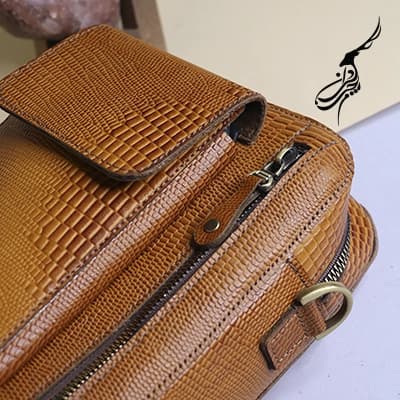 کیف دوشی اسپرت چرم مدل دیلان لیزارد — تصویر ۳