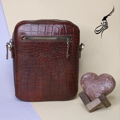کیف دوشی اسپرت چرم مدل دیلان پریما — تصویر ۵