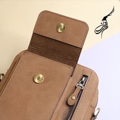 کیف دوشی اسپرت چرم مدل دیلان هورس — تصویر ۲