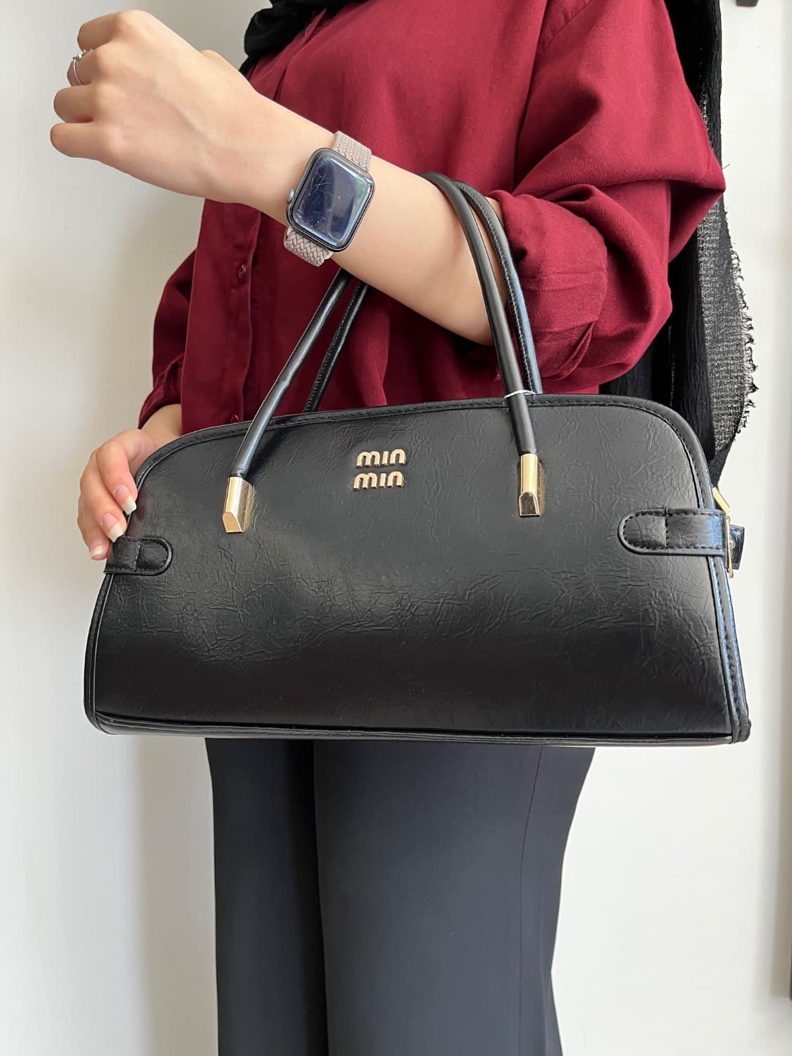 کیف دوشی پاسپورتی زنانه مشکی مدل MIU MIU — تصویر ۶
