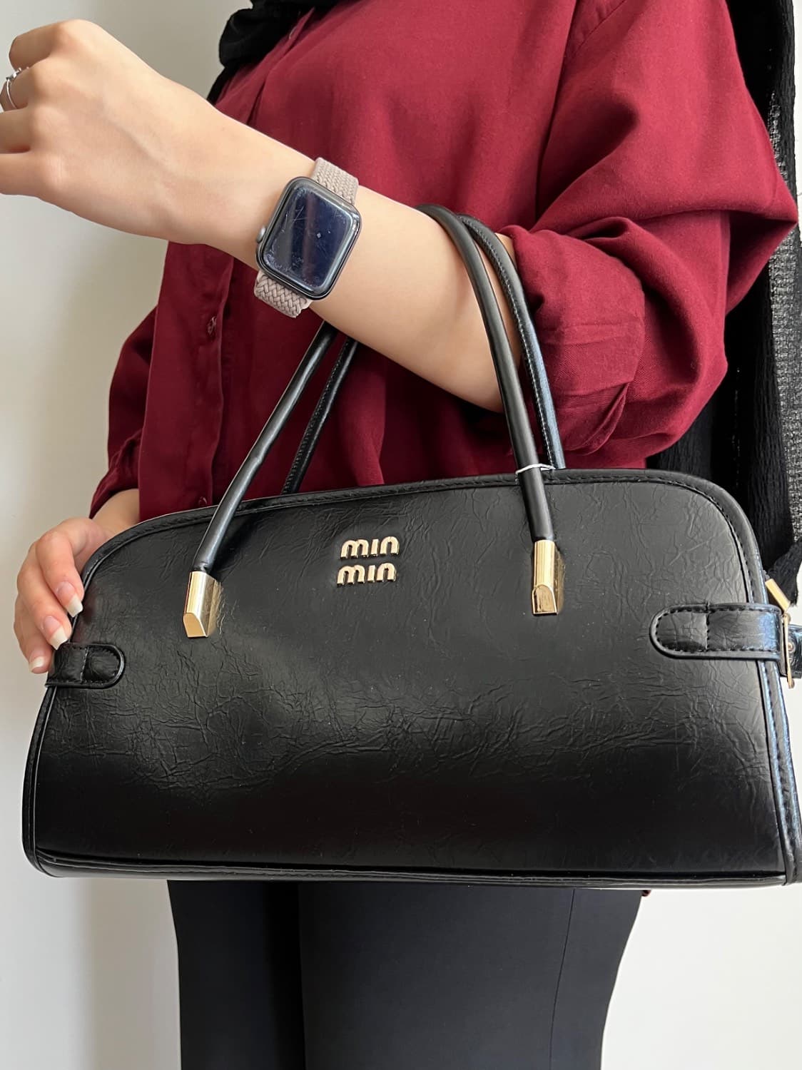 کیف دوشی پاسپورتی زنانه مشکی مدل MIU MIU — تصویر ۷