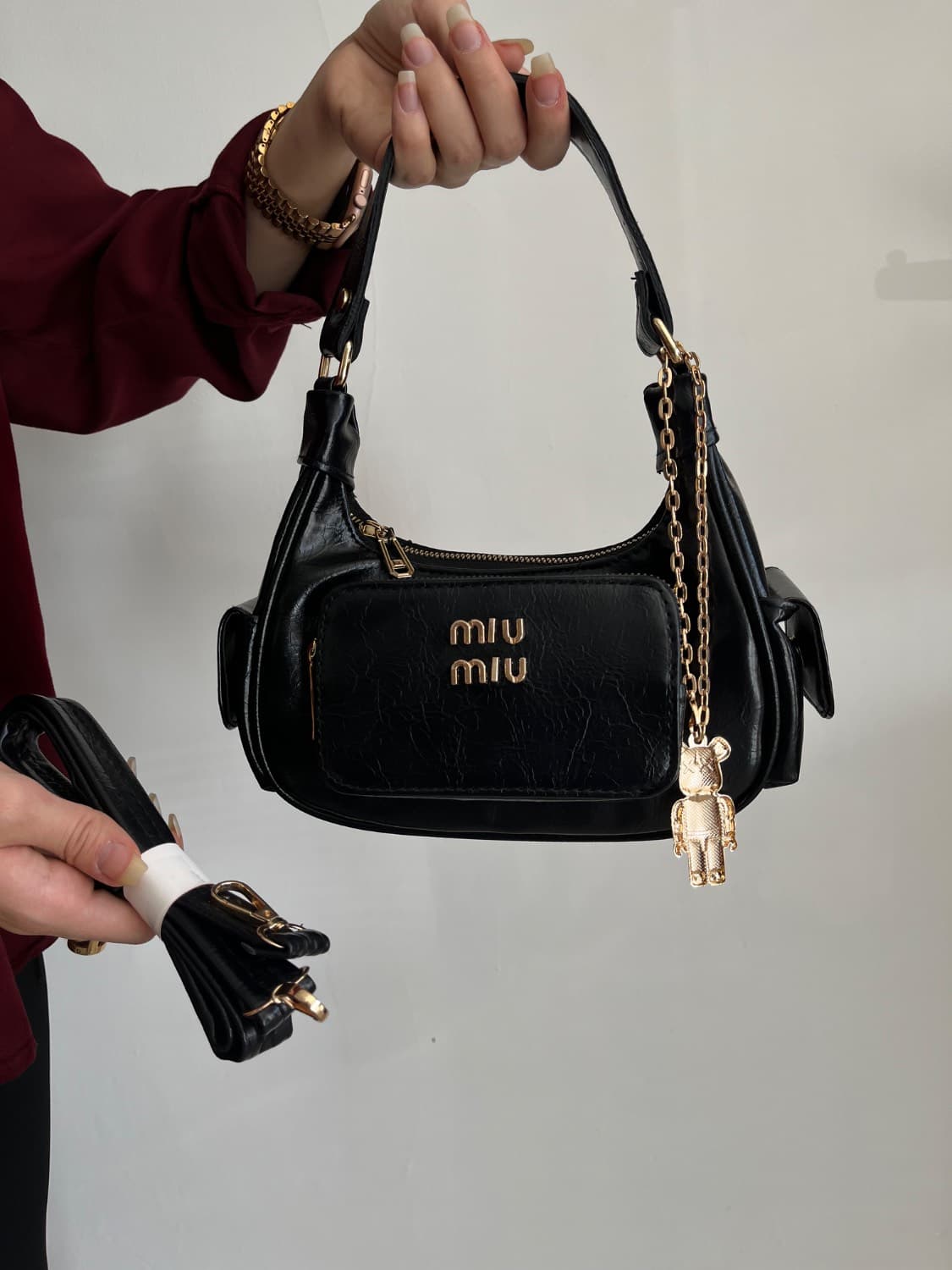 کیف دخترونه صندوقی میومیو miu miu — تصویر ۴