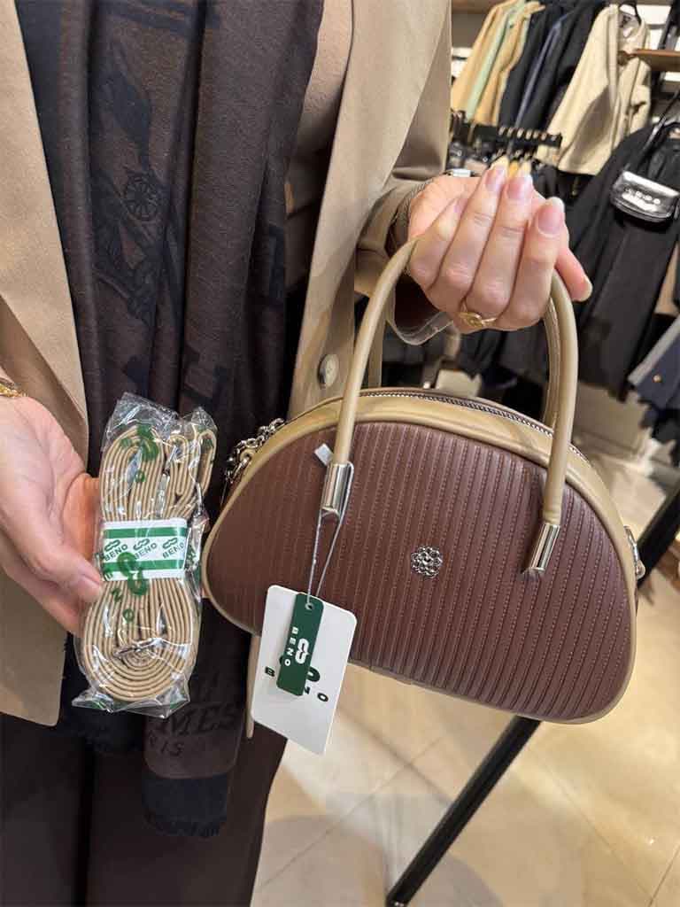 کیف پاسپورتی دخترانه هلالی کد 2170 — تصویر ۲