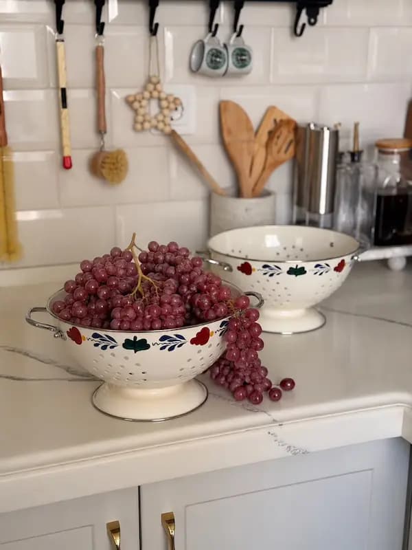 آبکش لعابی ایکیا گل دار وانیلی — تصویر ۴
