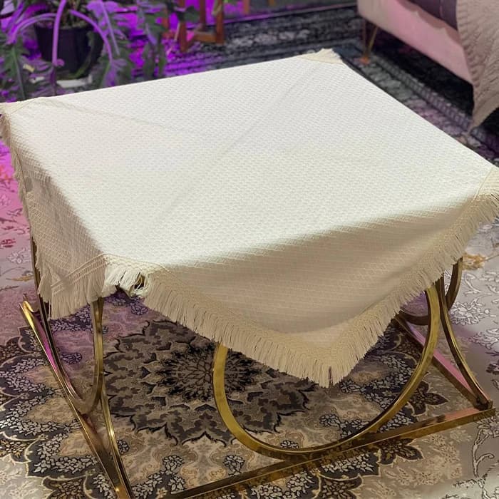 رومیزی کنفی ریشه‌دار