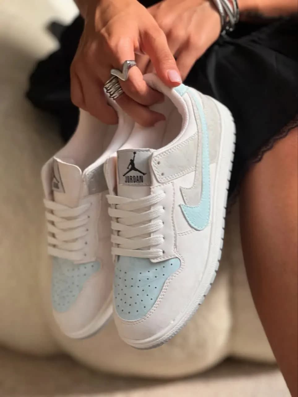 کتونی زنانه ایر جردن ۱ لو پاستلی | Air Jordan 1 Low Pastel – دو رنگ صورتی و طوسی