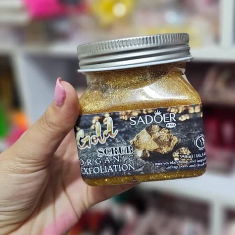 اسکراب شنی لایه بردار صورت و بدن طلا سادور (SADOER Gold) _ ۳۵۰ میلی‌لیتر — تصویر ۲