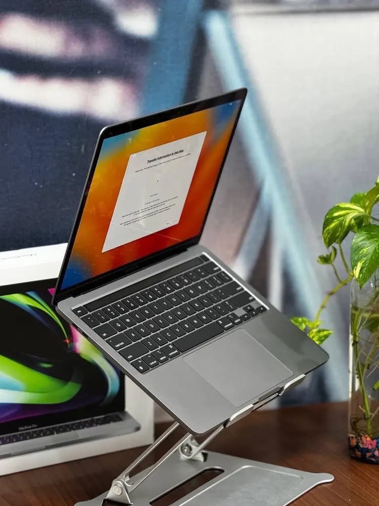 لپ تاپ اپل پرو 2022 LapTop Apple Pro - موبایل و لپ تاپ — تصویر ۲