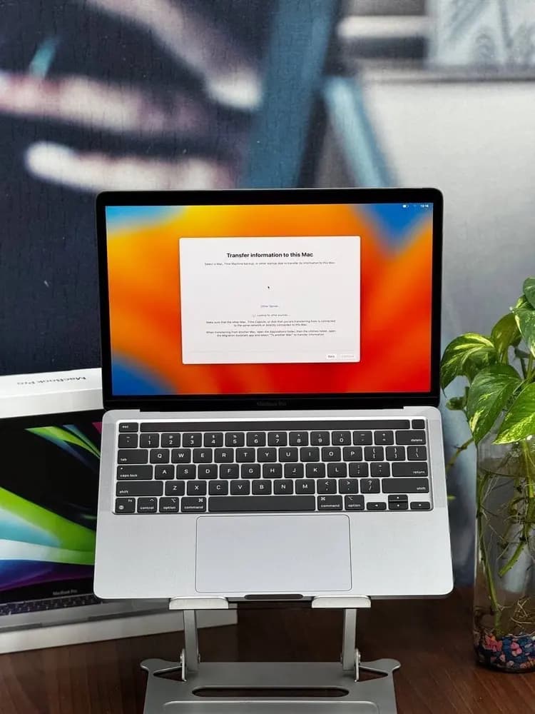 لپ تاپ اپل پرو 2022 LapTop Apple Pro - موبایل و لپ تاپ