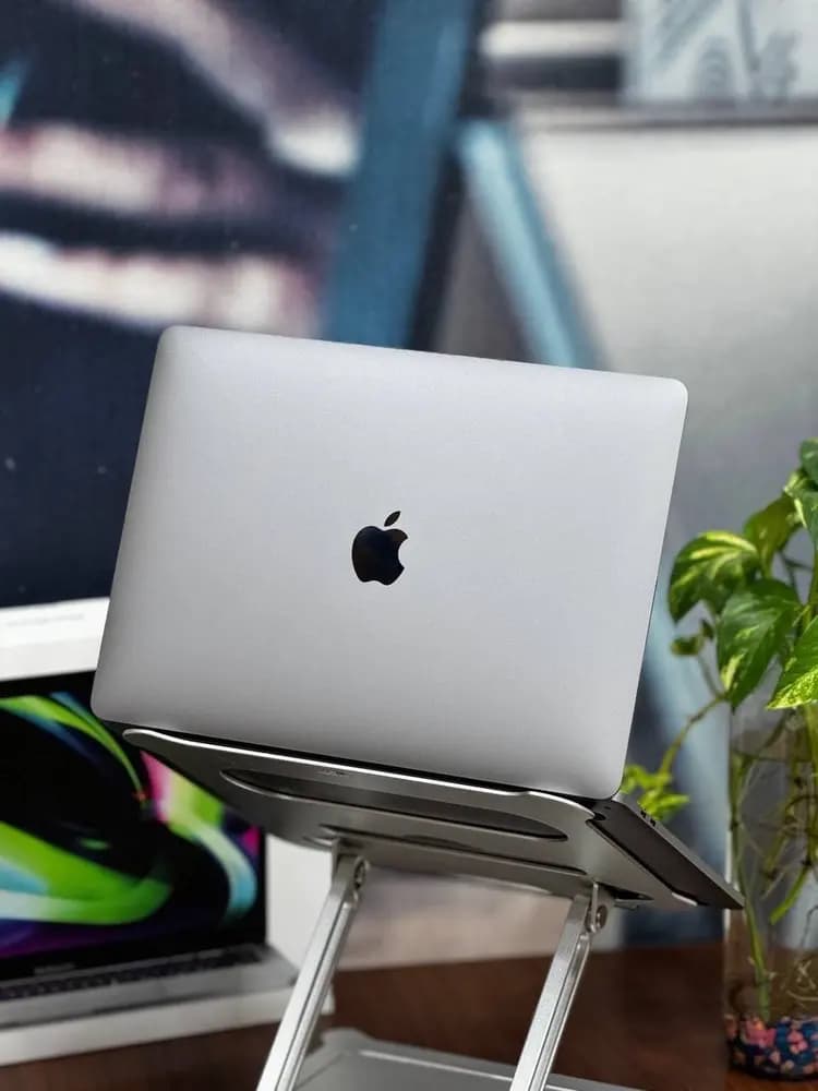 لپ تاپ اپل پرو2022 LapTop Apple pro - موبایل و لپ تاپ — تصویر ۳