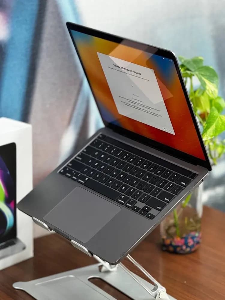 لپ تاپ اپل پرو2022 LapTop Apple pro - موبایل و لپ تاپ — تصویر ۲