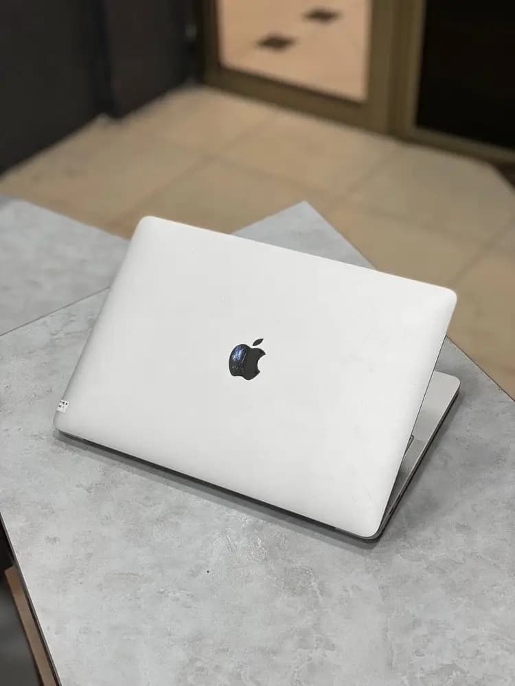 لپ تاپ اپل پرو2020 LapTop Apple pro - موبایل و لپ تاپ — تصویر ۲