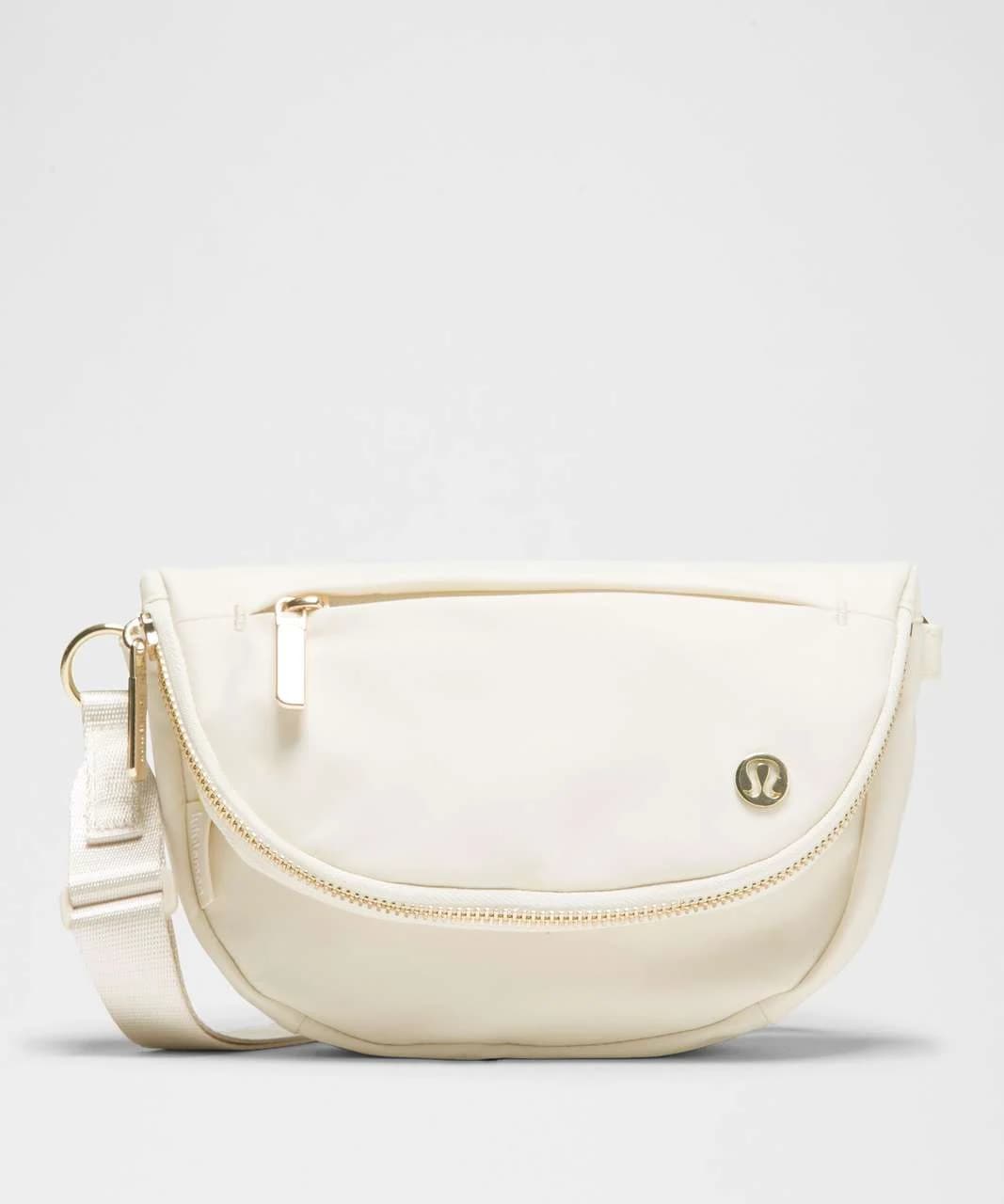 کراس بادی کوچک لولولمون مدل All Night Festival Bag