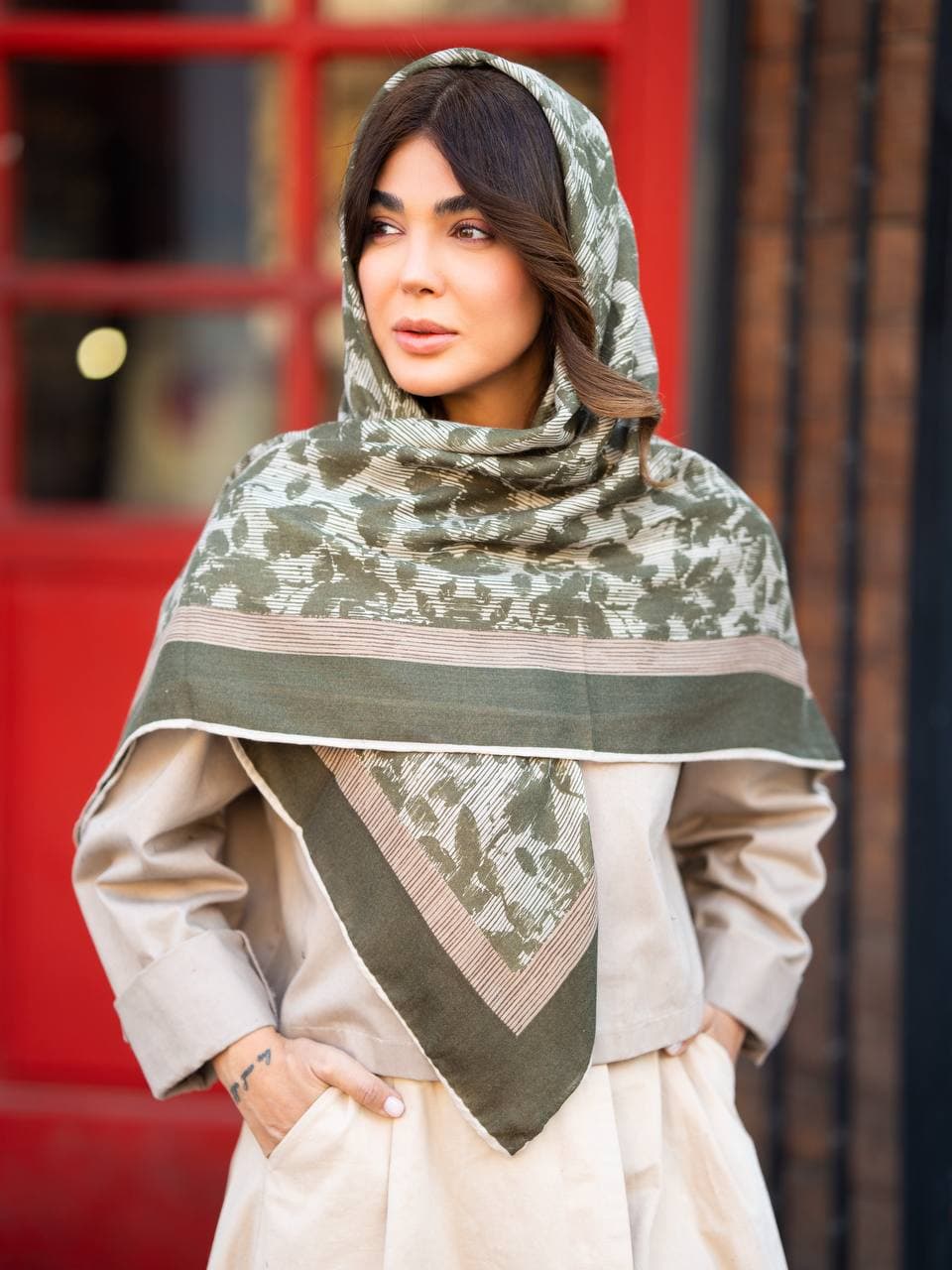 روسری قواره 120 دور دست‌دوز نخی
