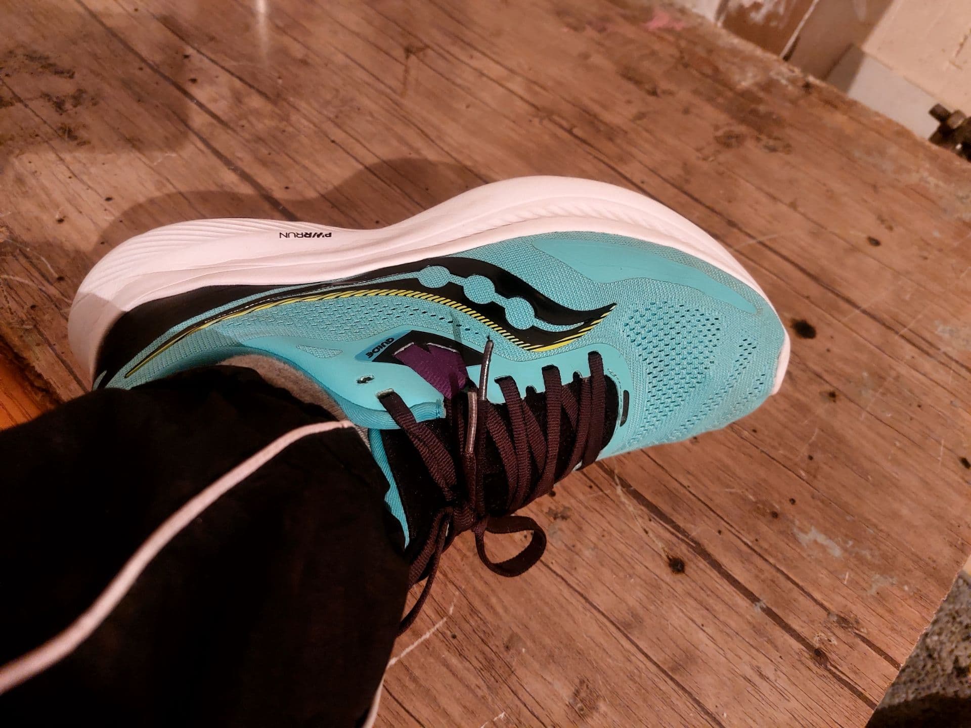 کفش ساکونی استوک (saucony)