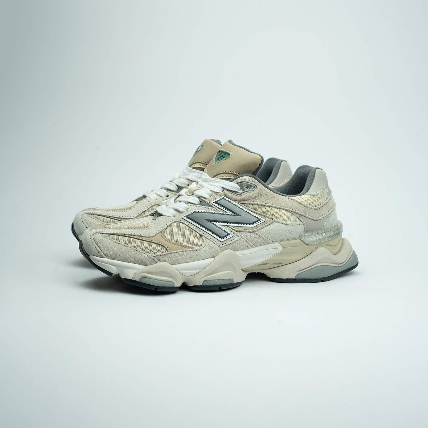 کفش نیو بالانس رنگ کرم قهوه ای (New Balance 9060 Sea Salt) [U9060MAC] — تصویر ۲