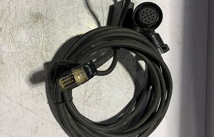 E050-DB09E0H15-11 - ENCODER CABLE