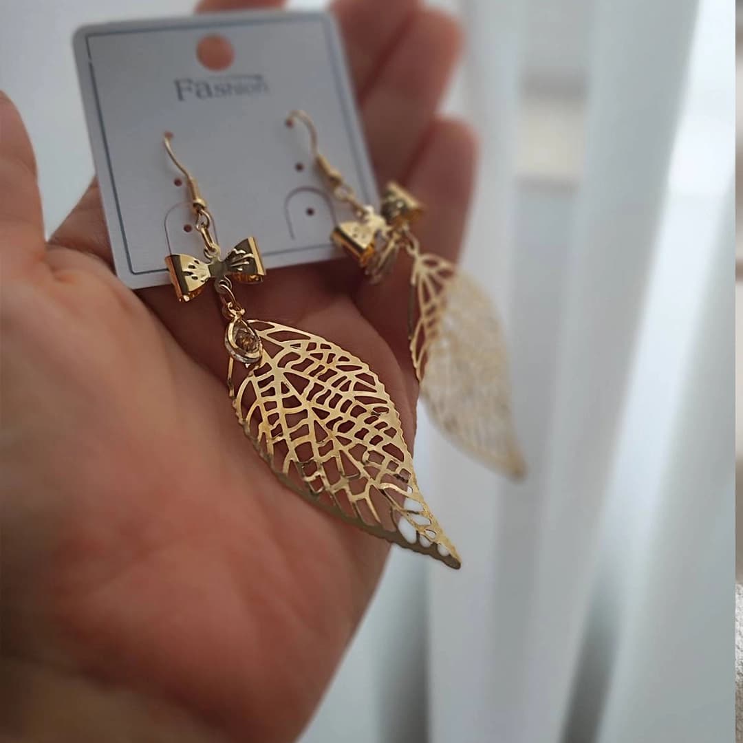 گوشواره طرح برگ طلایی — تصویر ۲