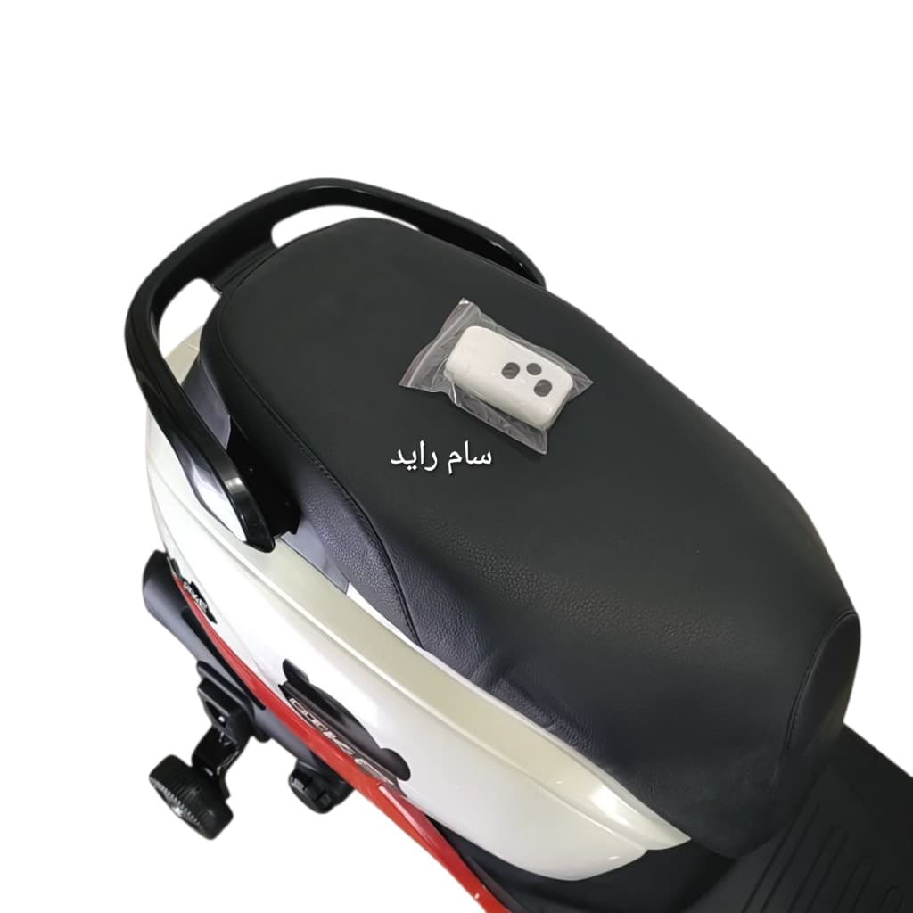 موتور شارژی وسپا ریموت دار گاز دستی سفید قرمز — تصویر ۲