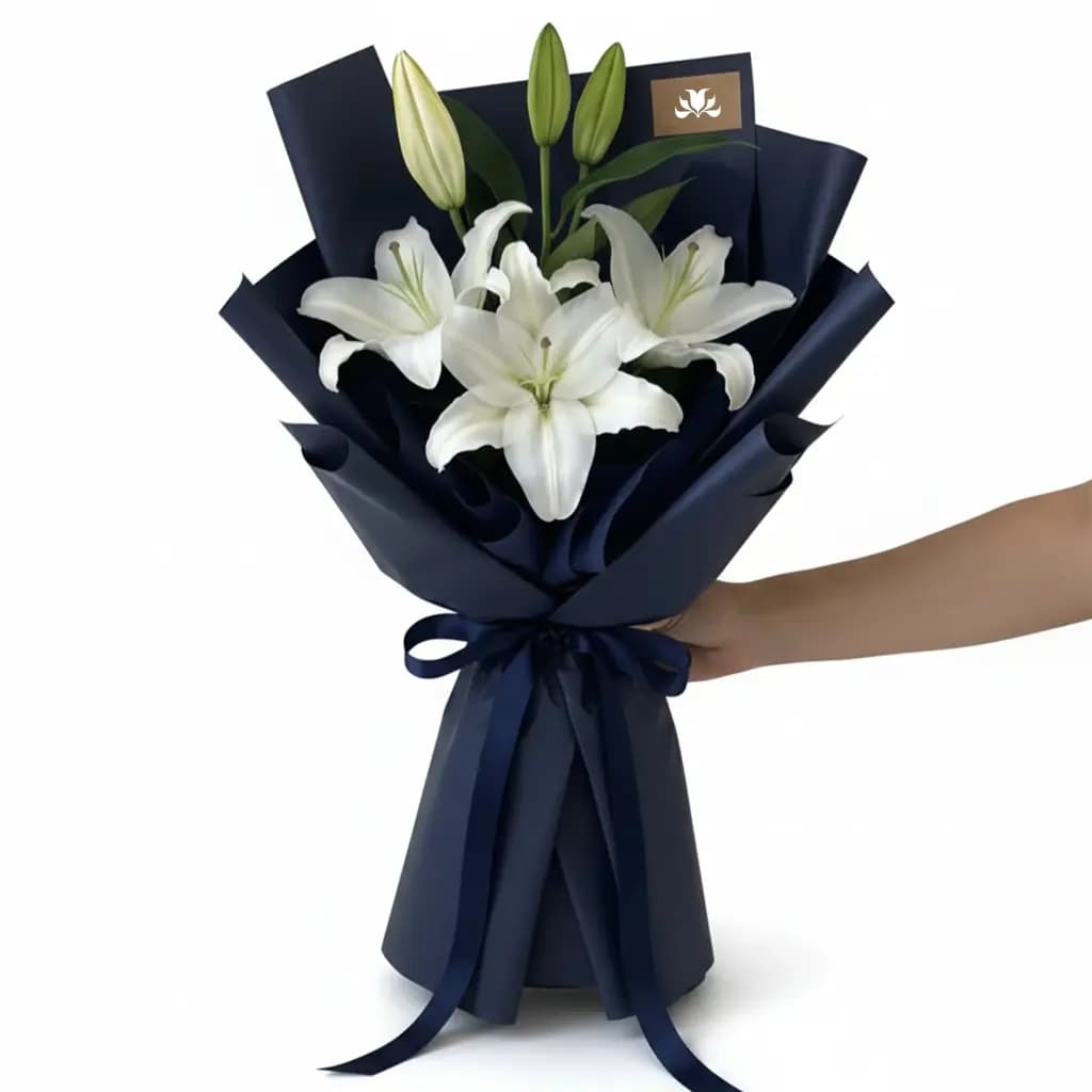 دسته‌گل لیلیوم سفید کلاسیک Midnight Lily Elegance No.4 | پلتفرم سبز | هایپرمارکت گل و گیاه | گل فروشی دل