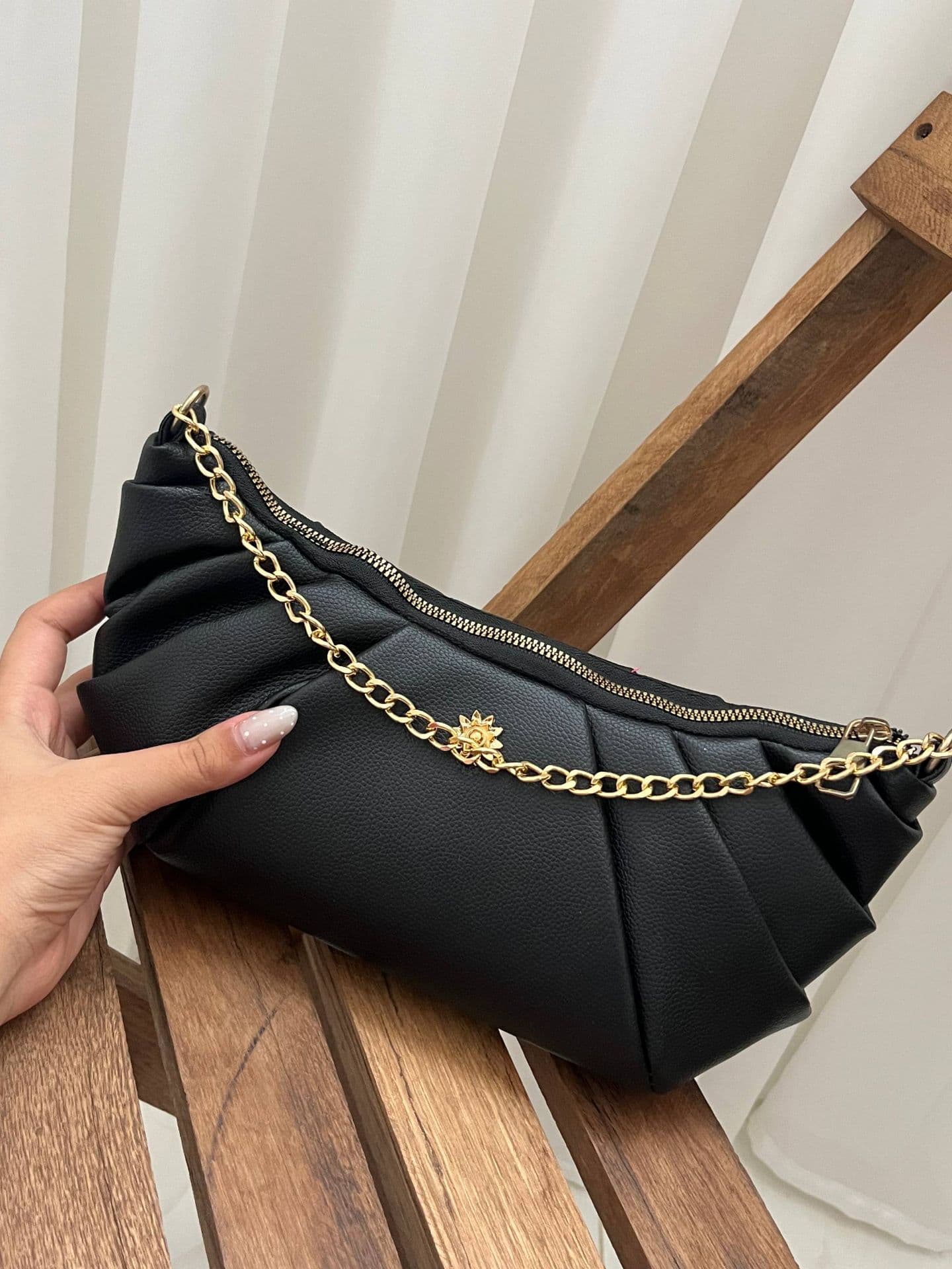کیف دستی زنانه مدل کروسانی مناسب روزمره و مهمانی کد 5
