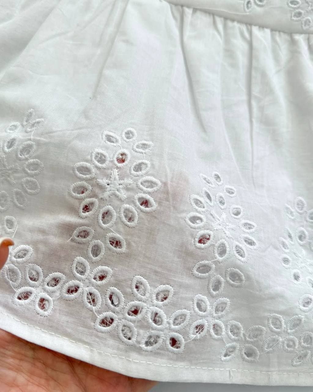 تاپ و شرتک نخی سفید خامه دوزی so cute — تصویر ۳
