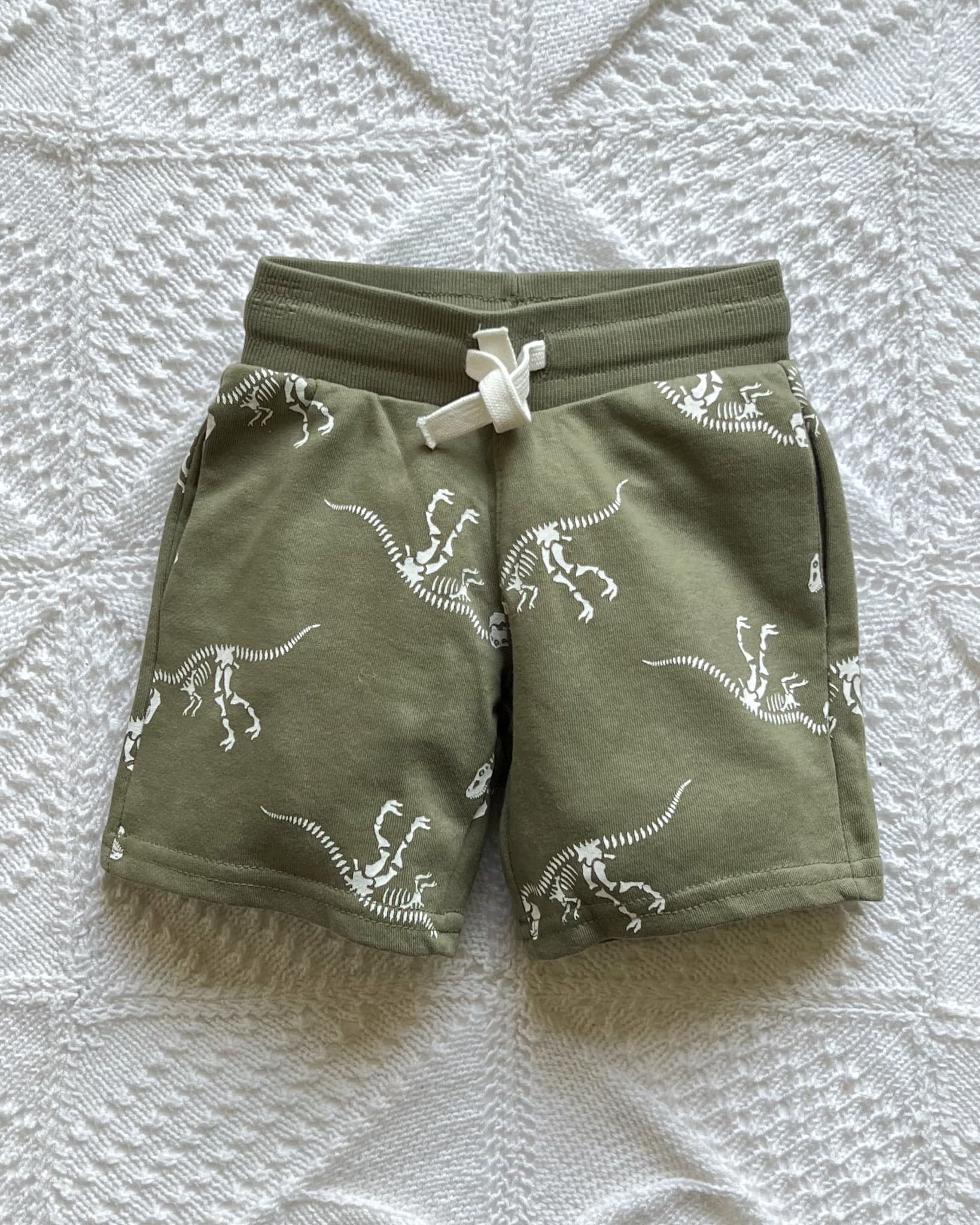 شلوارک نخی سبز طرح دايناسور h&m