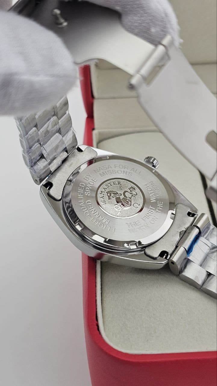 ساعت امگا مردانه مدل سیمستر استیل صفحه سفید OMEGA SEAMASTER — تصویر ۳