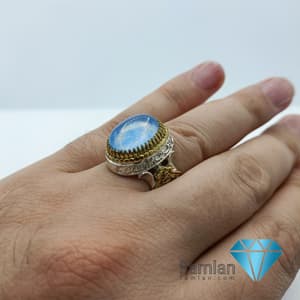 انگشتر نقره مردانه تاج برنجی خطی یاقوت استار آبی کد 1038 — تصویر ۲