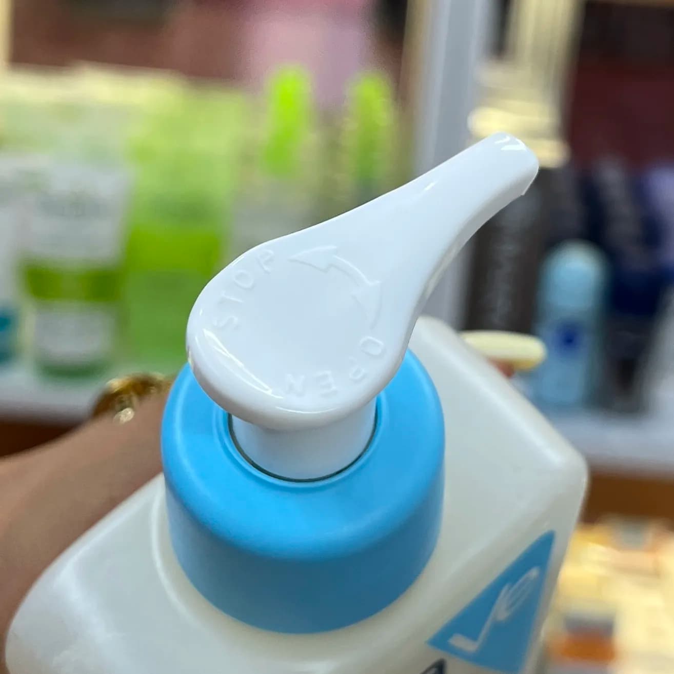 ژل شوینده SA سراوی اورجینال مناسب پوست خشک و زبر 236 میل — تصویر ۶