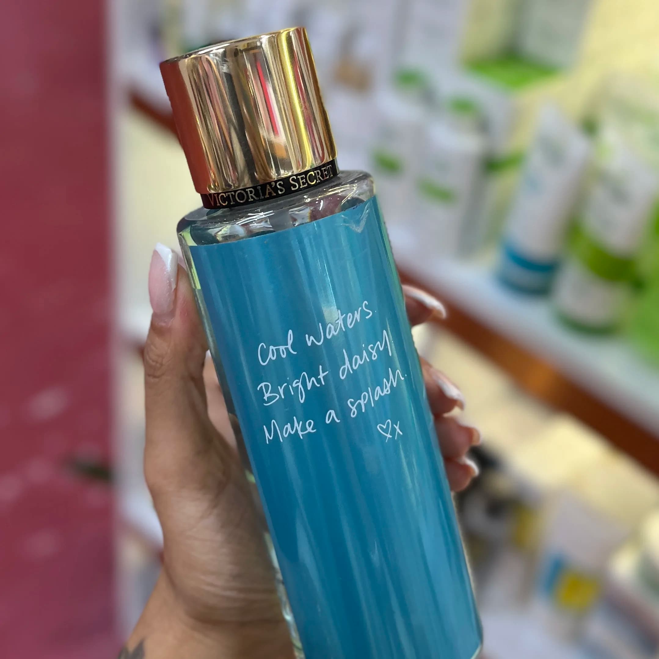 بادی اسپلش ویکتوریا سکرت اورجینال مدل AQUA KISS میل 250 — تصویر ۲