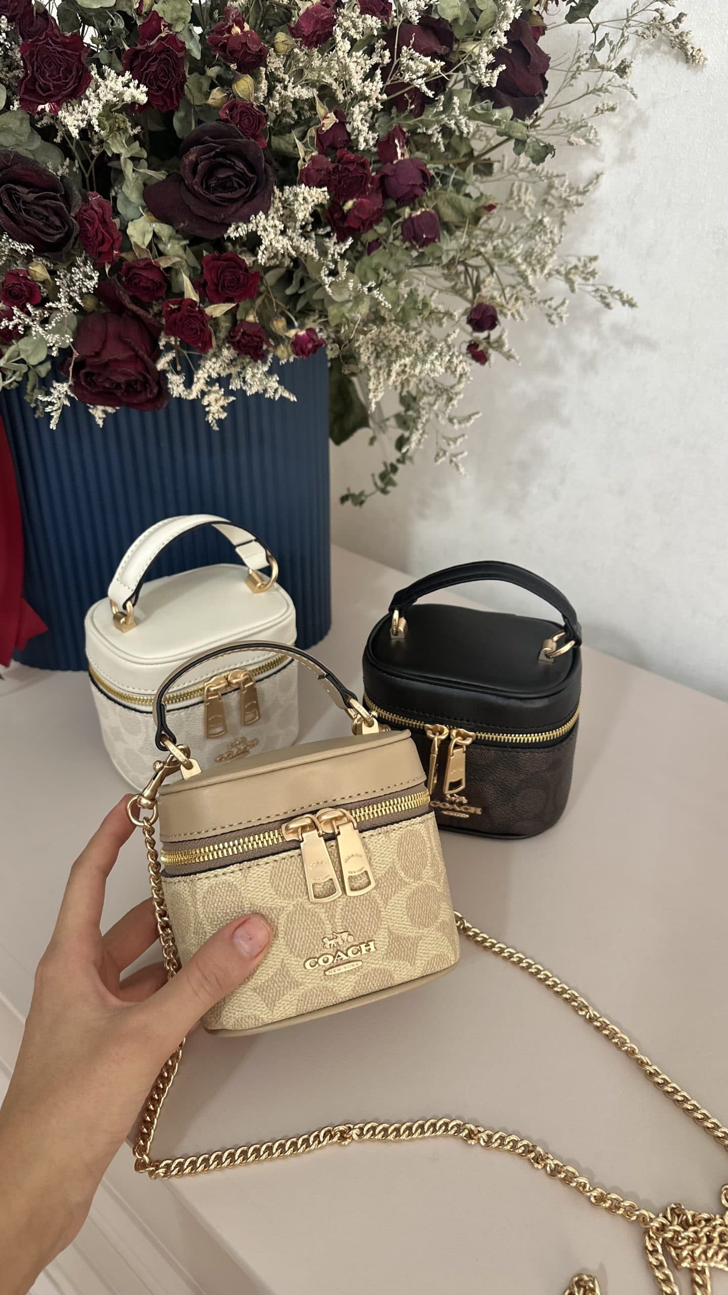 کیف دوشی مینی دخترانه برند کوچ مدل صندوقی