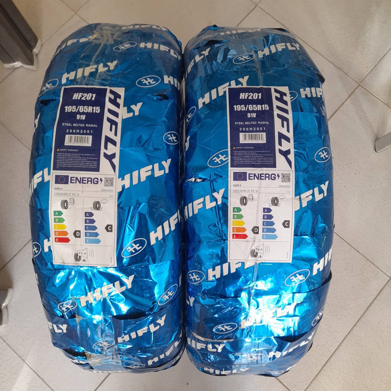 لاستیک های فلای سایز 195/65/15 مدل HF201 تولید 2024 - دو حلقه