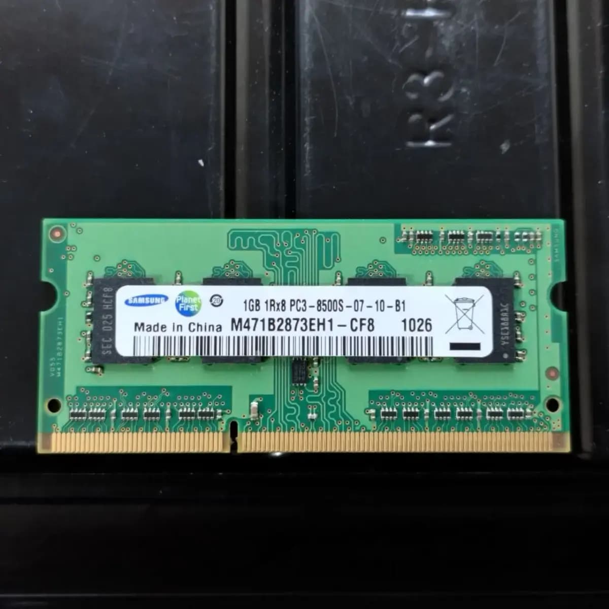 رم لپ تاپ سامسونگ تک کاناله مدل 10600s فرکانس 1333 مگاهرتز DDR3 تایمینگ CL7 حافظه 1 گیگابایت