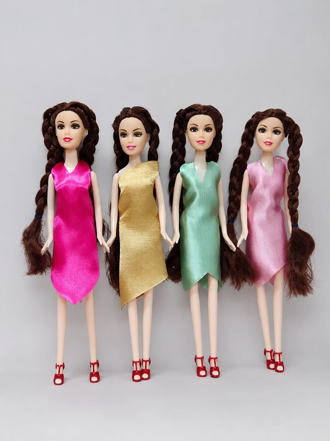 عروسک باربی لباس ساتن