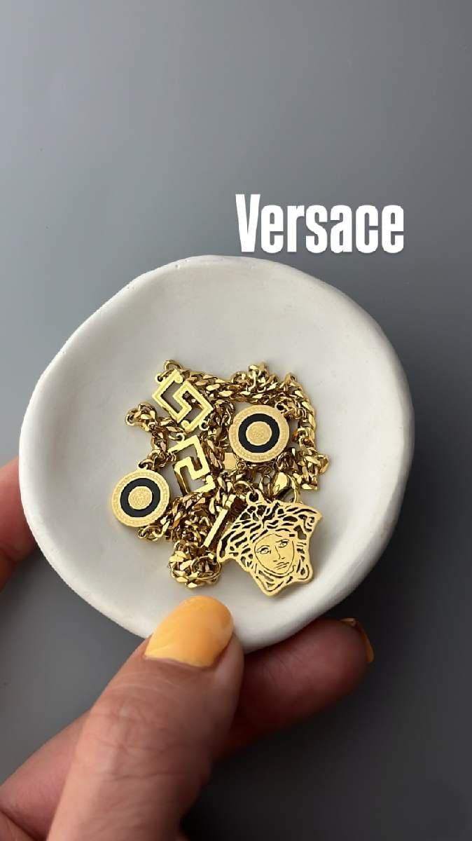 گردنبند طرح ورساچه (Versace) مدل مدوسا - در ۴ رنگ‌بندی متنوع — تصویر ۲