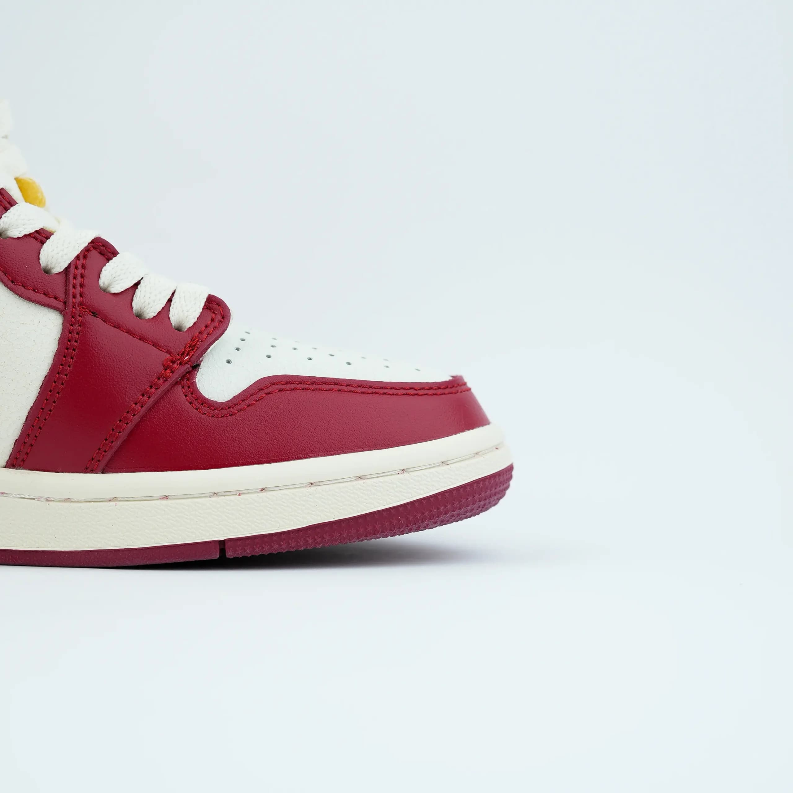 کفش جردن وان شیکاگو | Nike Air Jordan 1 Chicago — تصویر ۵